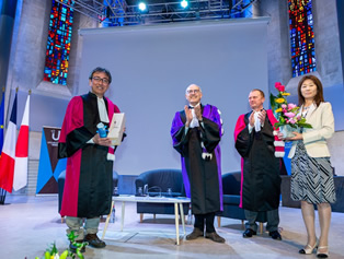 東北大学教授 阿尻雅文への名誉博士号（Docteur Honoris Causa）の授与式
